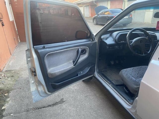 Серый ВАЗ 21099, объемом двигателя 1.6 л и пробегом 270 тыс. км за 1400 $, фото 12 на Automoto.ua