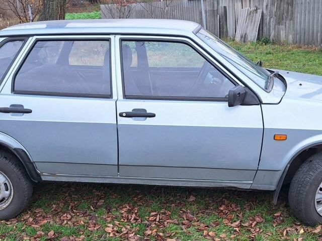 Серый ВАЗ 21099, объемом двигателя 1.6 л и пробегом 444 тыс. км за 1550 $, фото 2 на Automoto.ua