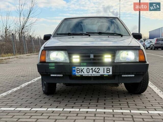 Серый ВАЗ 21099, объемом двигателя 1.6 л и пробегом 265 тыс. км за 2000 $, фото 2 на Automoto.ua