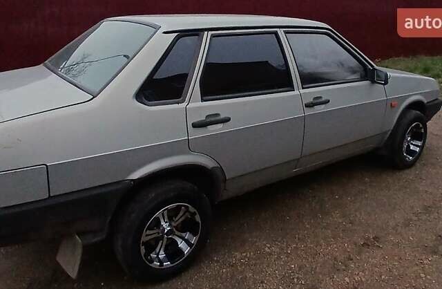 Сірий ВАЗ 21099, об'ємом двигуна 1.6 л та пробігом 180 тис. км за 1999 $, фото 3 на Automoto.ua