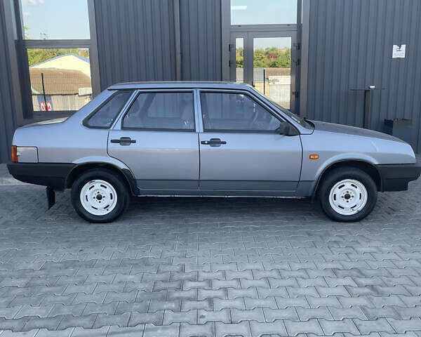 Серый ВАЗ 21099, объемом двигателя 1.6 л и пробегом 32 тыс. км за 3600 $, фото 5 на Automoto.ua