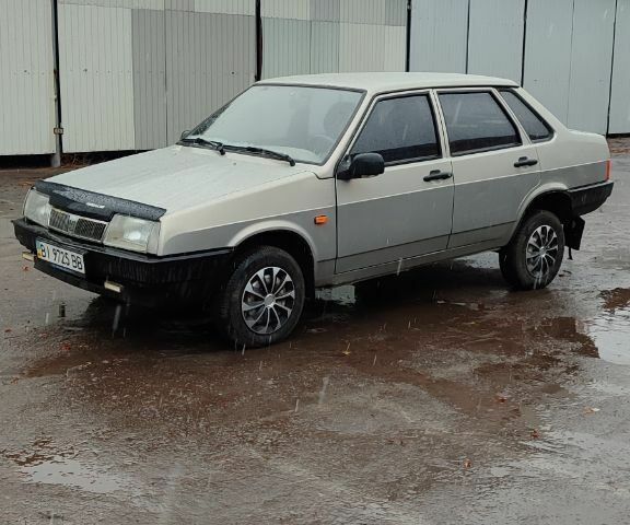 Серый ВАЗ 21099, объемом двигателя 0 л и пробегом 180 тыс. км за 1800 $, фото 3 на Automoto.ua