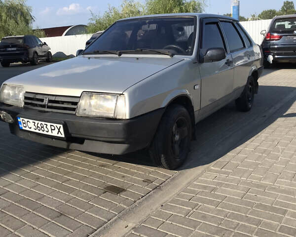 Серый ВАЗ 21099, объемом двигателя 1.6 л и пробегом 268 тыс. км за 2000 $, фото 1 на Automoto.ua