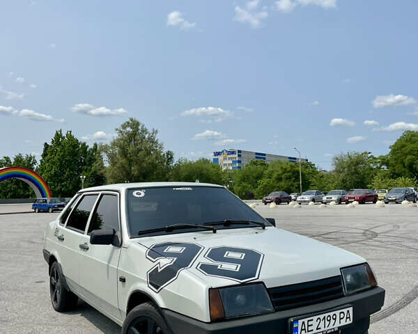 Сірий ВАЗ 21099, об'ємом двигуна 1.6 л та пробігом 172 тис. км за 2600 $, фото 2 на Automoto.ua