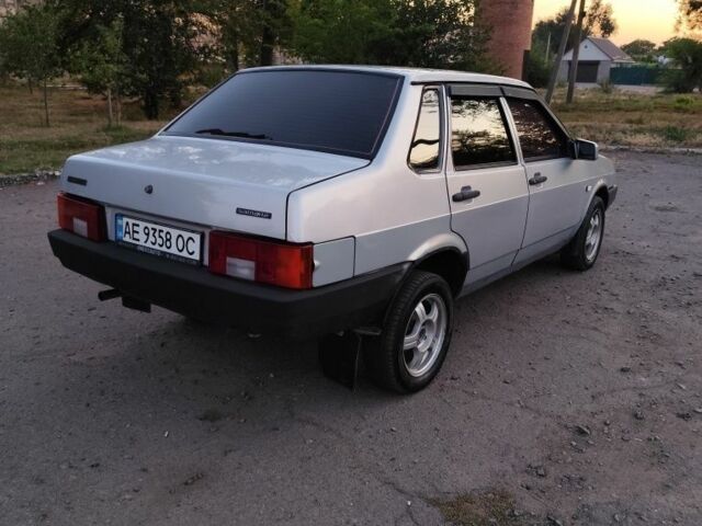 Серый ВАЗ 21099, объемом двигателя 1.6 л и пробегом 206 тыс. км за 1900 $, фото 2 на Automoto.ua