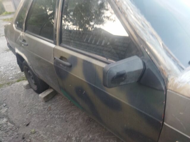 Серый ВАЗ 21099, объемом двигателя 1.5 л и пробегом 780 тыс. км за 400 $, фото 5 на Automoto.ua