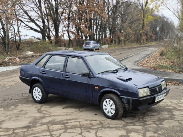 Синий ВАЗ 21099, объемом двигателя 1.5 л и пробегом 200 тыс. км за 650 $, фото 3 на Automoto.ua