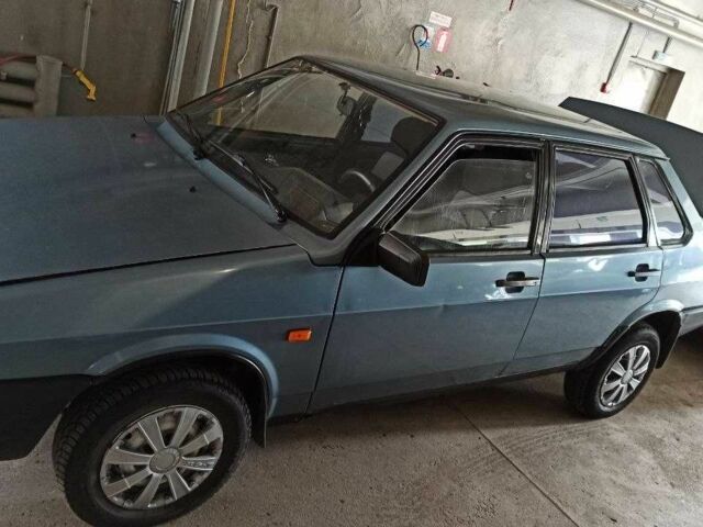 Синий ВАЗ 21099, объемом двигателя 1.5 л и пробегом 220 тыс. км за 900 $, фото 1 на Automoto.ua