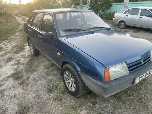 Синий ВАЗ 21099, объемом двигателя 1.5 л и пробегом 153 тыс. км за 1000 $, фото 2 на Automoto.ua