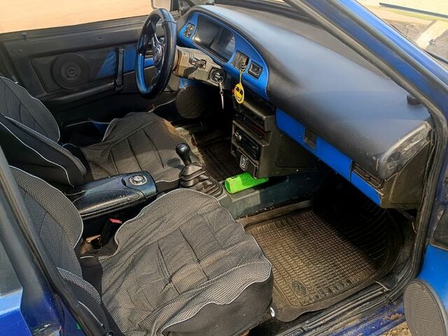 Синий ВАЗ 21099, объемом двигателя 1.5 л и пробегом 250 тыс. км за 1200 $, фото 7 на Automoto.ua