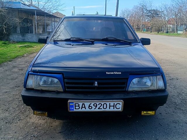 Синий ВАЗ 21099, объемом двигателя 1.5 л и пробегом 250 тыс. км за 1200 $, фото 1 на Automoto.ua