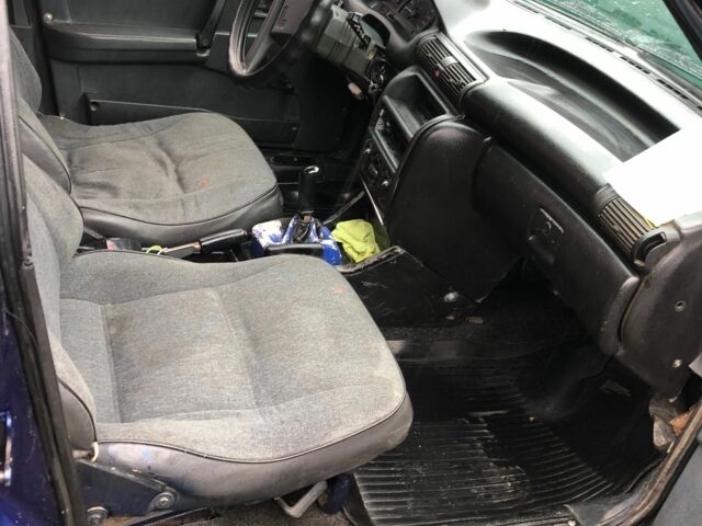 Синий ВАЗ 21099, объемом двигателя 1.5 л и пробегом 300 тыс. км за 750 $, фото 6 на Automoto.ua