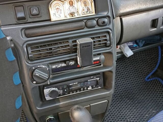 Синий ВАЗ 21099, объемом двигателя 1.5 л и пробегом 100 тыс. км за 950 $, фото 3 на Automoto.ua