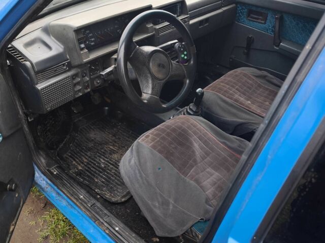 Синий ВАЗ 21099, объемом двигателя 1.5 л и пробегом 150 тыс. км за 1150 $, фото 2 на Automoto.ua