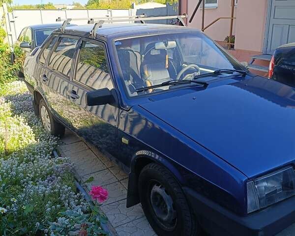 Синий ВАЗ 21099, объемом двигателя 1.5 л и пробегом 100 тыс. км за 1500 $, фото 1 на Automoto.ua