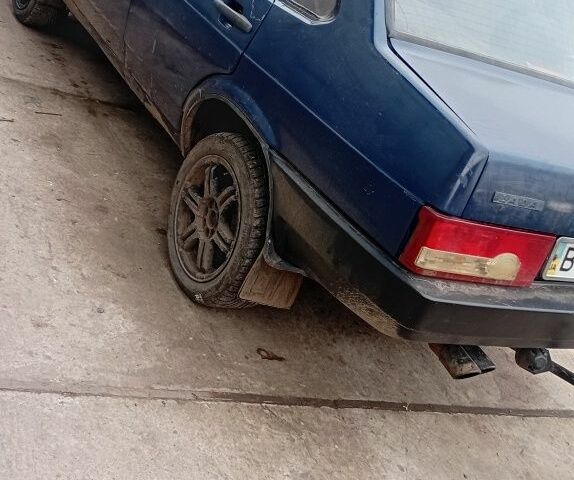 Синий ВАЗ 21099, объемом двигателя 1.5 л и пробегом 787 тыс. км за 1500 $, фото 2 на Automoto.ua