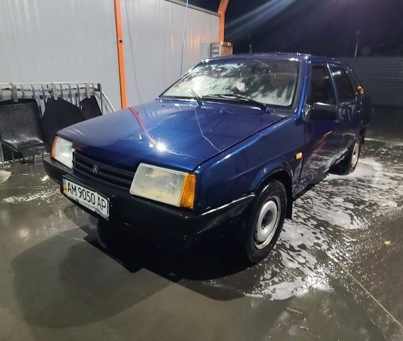 ВАЗ 21099 1998 в Бердичеве на Automoto.ua Синий ВАЗ 21099, объемом двигателя 2 л и пробегом 200 тыс. км за 596 $, фото 1 на Automoto.ua