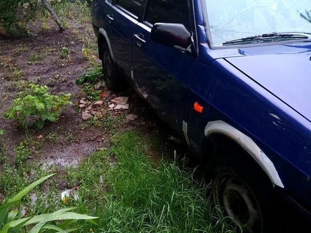 Синий ВАЗ 21099, объемом двигателя 1.5 л и пробегом 200 тыс. км за 1000 $, фото 5 на Automoto.ua