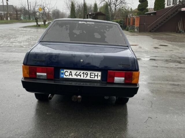 Синий ВАЗ 21099, объемом двигателя 1.5 л и пробегом 280 тыс. км за 1300 $, фото 2 на Automoto.ua