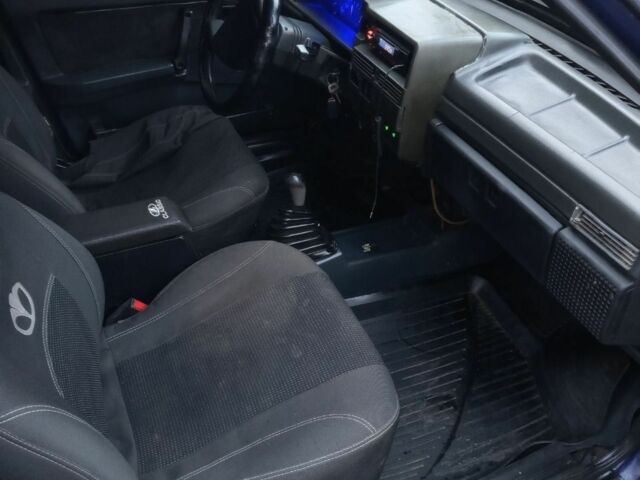 Синий ВАЗ 21099, объемом двигателя 1.5 л и пробегом 90 тыс. км за 808 $, фото 4 на Automoto.ua