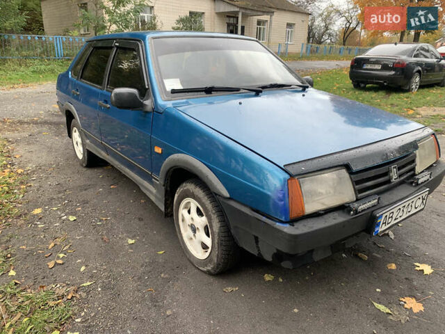 Синий ВАЗ 21099, объемом двигателя 1.5 л и пробегом 300 тыс. км за 1400 $, фото 1 на Automoto.ua