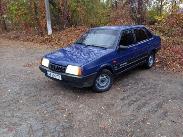 Синий ВАЗ 21099, объемом двигателя 1.5 л и пробегом 90 тыс. км за 808 $, фото 1 на Automoto.ua