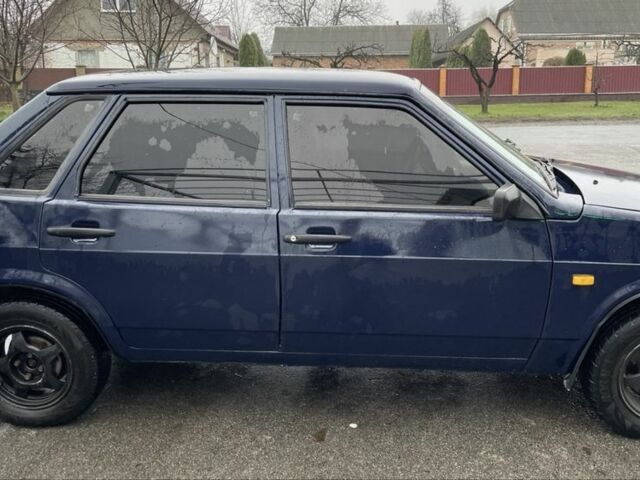 Синий ВАЗ 21099, объемом двигателя 1.5 л и пробегом 280 тыс. км за 1300 $, фото 1 на Automoto.ua