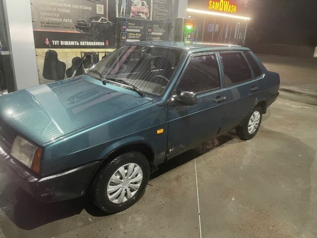 Синий ВАЗ 21099, объемом двигателя 1.4 л и пробегом 150 тыс. км за 720 $, фото 2 на Automoto.ua