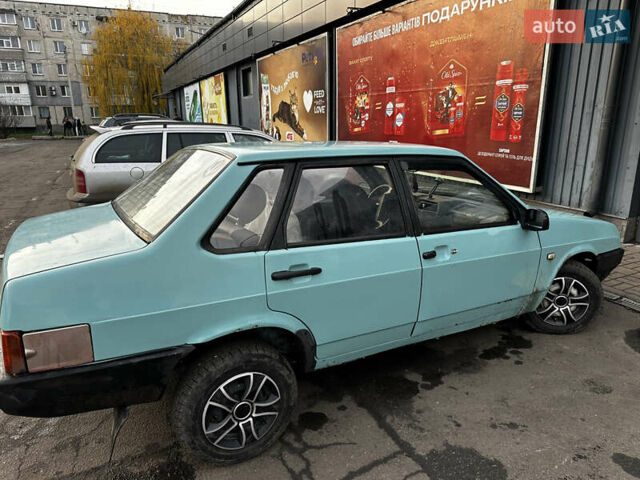 Синий ВАЗ 21099, объемом двигателя 1.5 л и пробегом 300 тыс. км за 1000 $, фото 3 на Automoto.ua