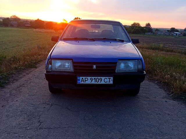 Синий ВАЗ 21099, объемом двигателя 1.5 л и пробегом 150 тыс. км за 817 $, фото 2 на Automoto.ua