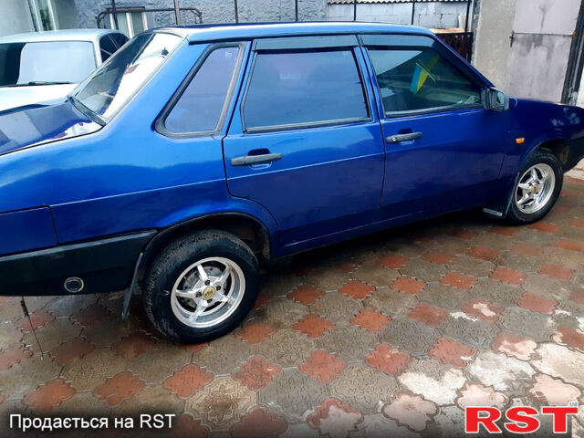 Синий ВАЗ 21099, объемом двигателя 1.5 л и пробегом 1000 тыс. км за 1100 $, фото 2 на Automoto.ua