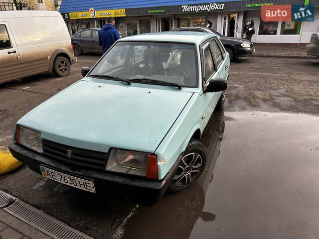Синий ВАЗ 21099, объемом двигателя 1.5 л и пробегом 300 тыс. км за 1000 $, фото 2 на Automoto.ua