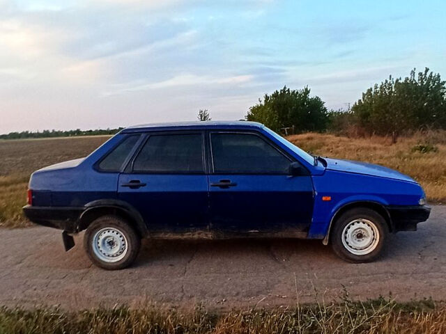 Синий ВАЗ 21099, объемом двигателя 1.5 л и пробегом 150 тыс. км за 817 $, фото 3 на Automoto.ua