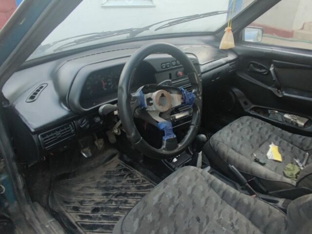 Синий ВАЗ 21099, объемом двигателя 1.5 л и пробегом 150 тыс. км за 950 $, фото 4 на Automoto.ua