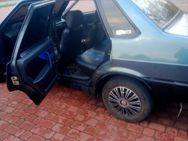 Синий ВАЗ 21099, объемом двигателя 1.5 л и пробегом 150 тыс. км за 1200 $, фото 4 на Automoto.ua