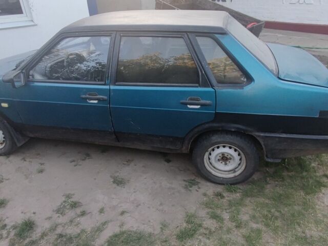 Синий ВАЗ 21099, объемом двигателя 1.5 л и пробегом 150 тыс. км за 950 $, фото 3 на Automoto.ua