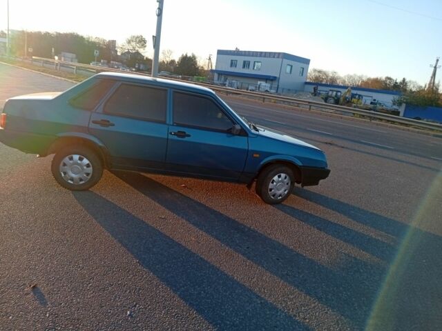 Синий ВАЗ 21099, объемом двигателя 1.5 л и пробегом 65 тыс. км за 950 $, фото 2 на Automoto.ua