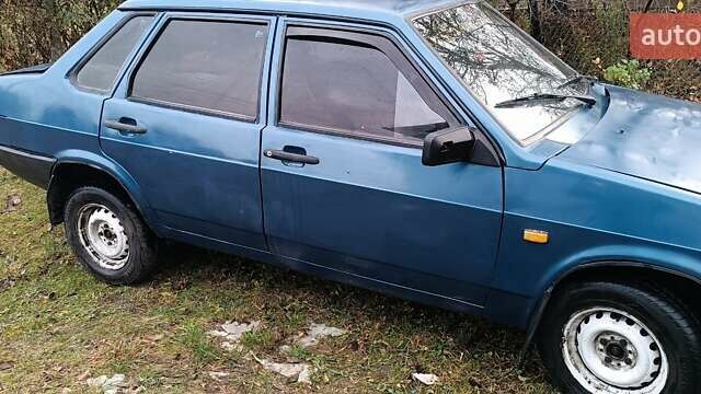 Синий ВАЗ 21099, объемом двигателя 1.5 л и пробегом 300 тыс. км за 377 $, фото 1 на Automoto.ua