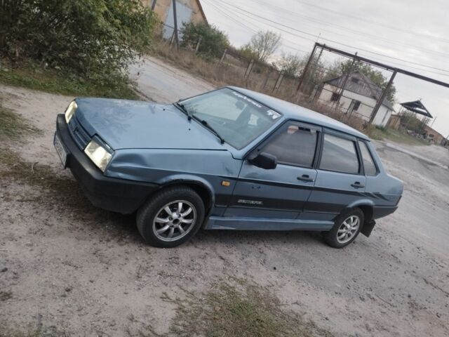Синий ВАЗ 21099, объемом двигателя 1.5 л и пробегом 222 тыс. км за 1050 $, фото 2 на Automoto.ua