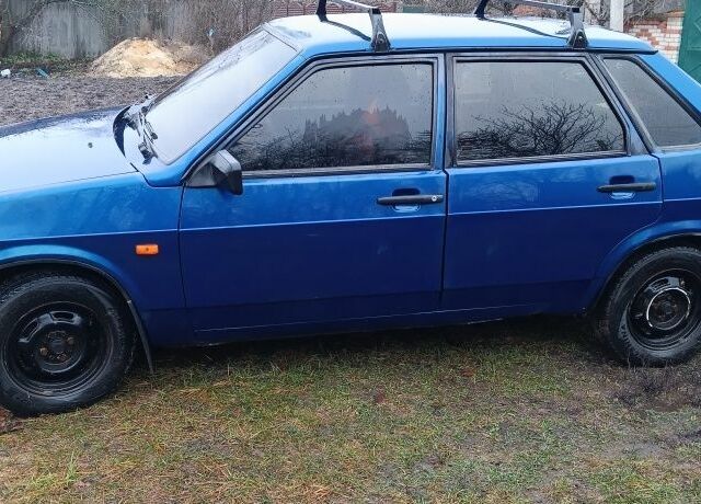 Синий ВАЗ 21099, объемом двигателя 1 л и пробегом 180 тыс. км за 1538 $, фото 3 на Automoto.ua