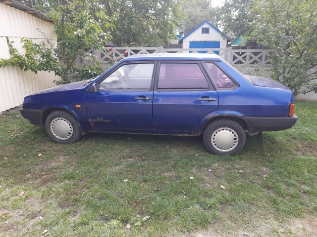 Синий ВАЗ 21099, объемом двигателя 1.5 л и пробегом 222 тыс. км за 900 $, фото 2 на Automoto.ua
