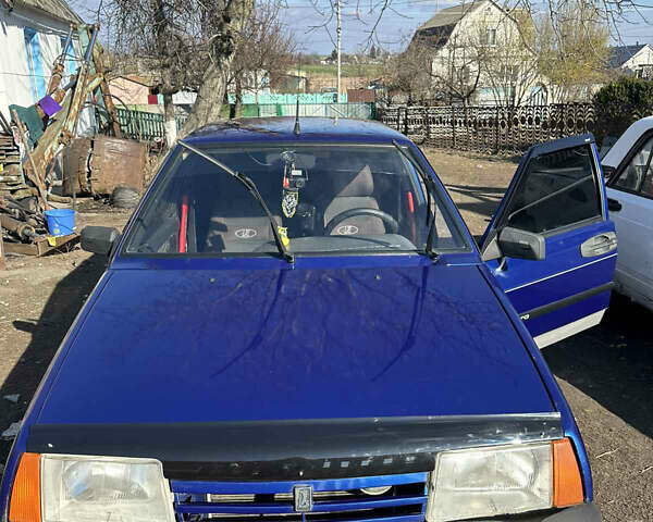 Синий ВАЗ 21099, объемом двигателя 1.5 л и пробегом 200 тыс. км за 1500 $, фото 1 на Automoto.ua