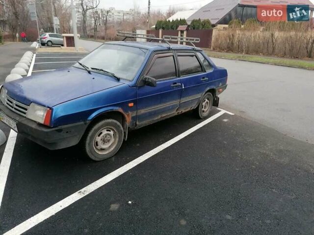 Синий ВАЗ 21099, объемом двигателя 1.5 л и пробегом 246 тыс. км за 894 $, фото 4 на Automoto.ua