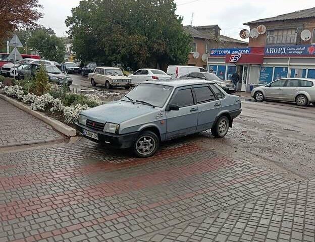 Синий ВАЗ 21099, объемом двигателя 1.5 л и пробегом 250 тыс. км за 1400 $, фото 4 на Automoto.ua