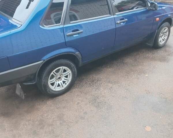 Синий ВАЗ 21099, объемом двигателя 1.5 л и пробегом 240 тыс. км за 1800 $, фото 2 на Automoto.ua