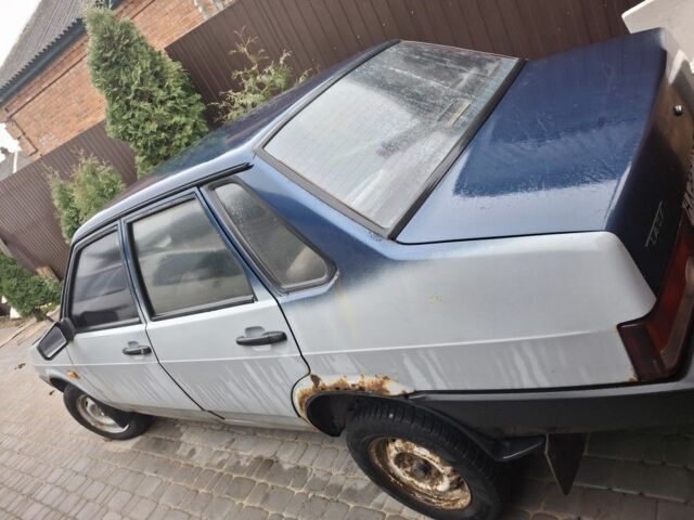 Синій ВАЗ 21099, об'ємом двигуна 1.5 л та пробігом 270 тис. км за 1100 $, фото 4 на Automoto.ua