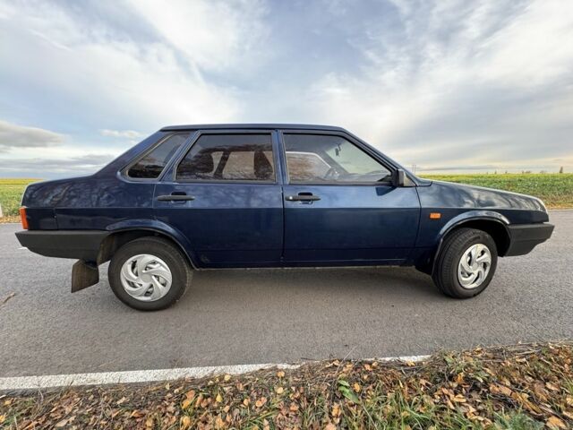 Синий ВАЗ 21099, объемом двигателя 1.5 л и пробегом 300 тыс. км за 1700 $, фото 6 на Automoto.ua