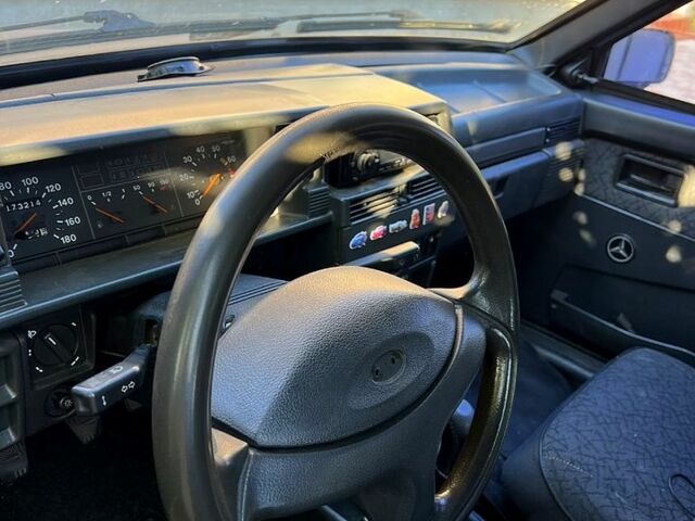 Синий ВАЗ 21099, объемом двигателя 1.5 л и пробегом 170 тыс. км за 900 $, фото 2 на Automoto.ua