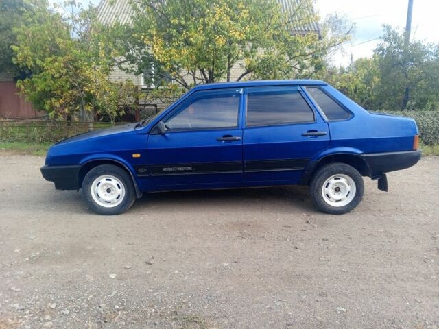 Синий ВАЗ 21099, объемом двигателя 1.5 л и пробегом 130 тыс. км за 912 $, фото 2 на Automoto.ua