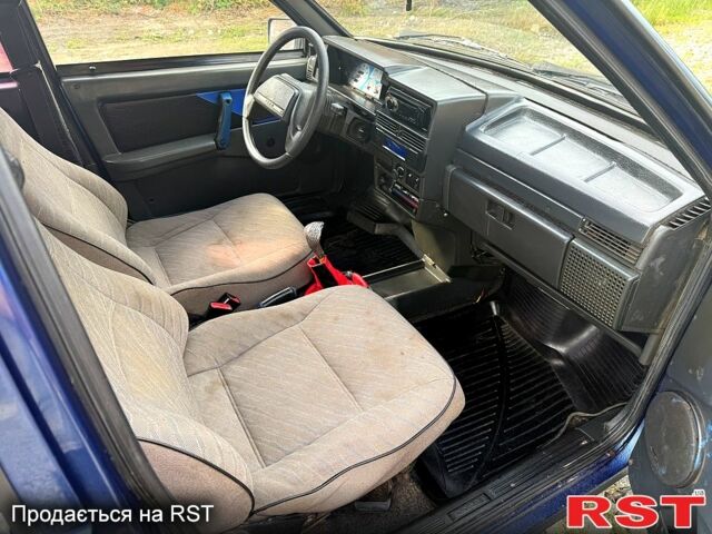 Синий ВАЗ 21099, объемом двигателя 1.5 л и пробегом 216 тыс. км за 950 $, фото 11 на Automoto.ua